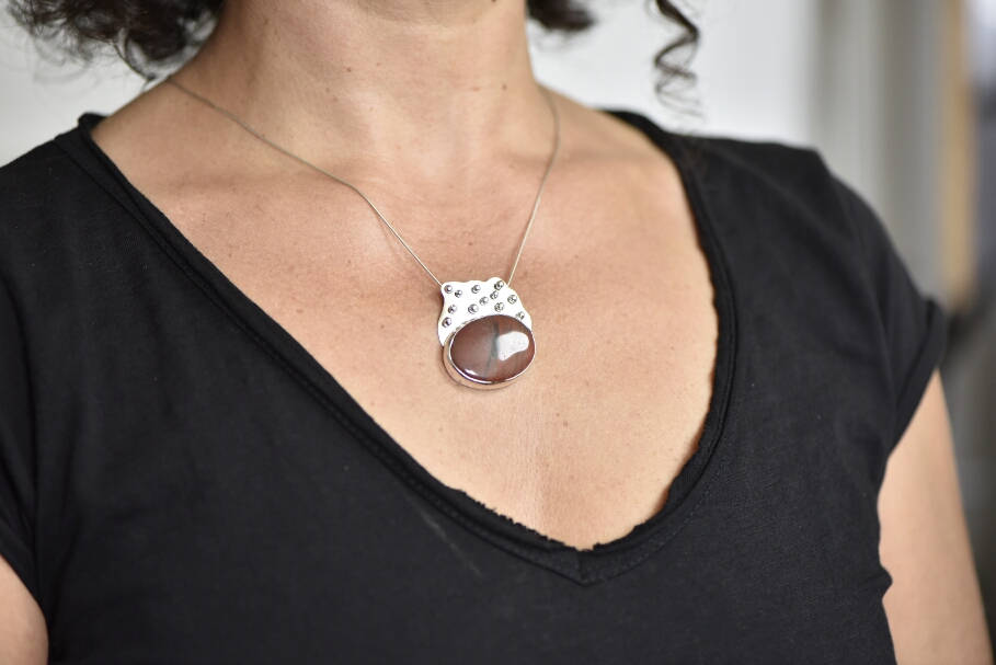 Jupiter's Moons - Roter Jaspis Und Sterling Silber Halskette von DreamSmithJewelry