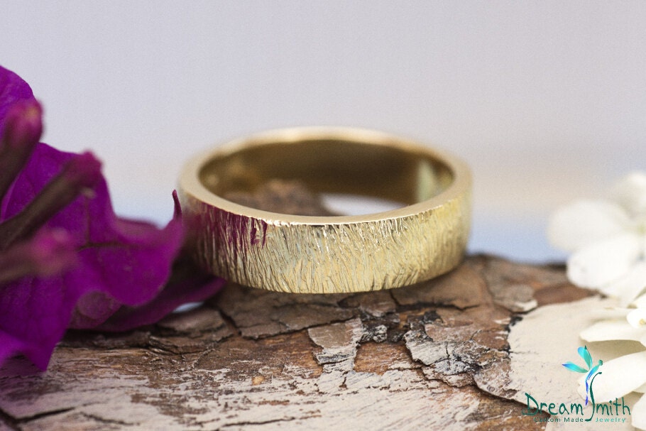 strukturiertes 14K Gold Schweres Herrenband von DreamSmithJewelry