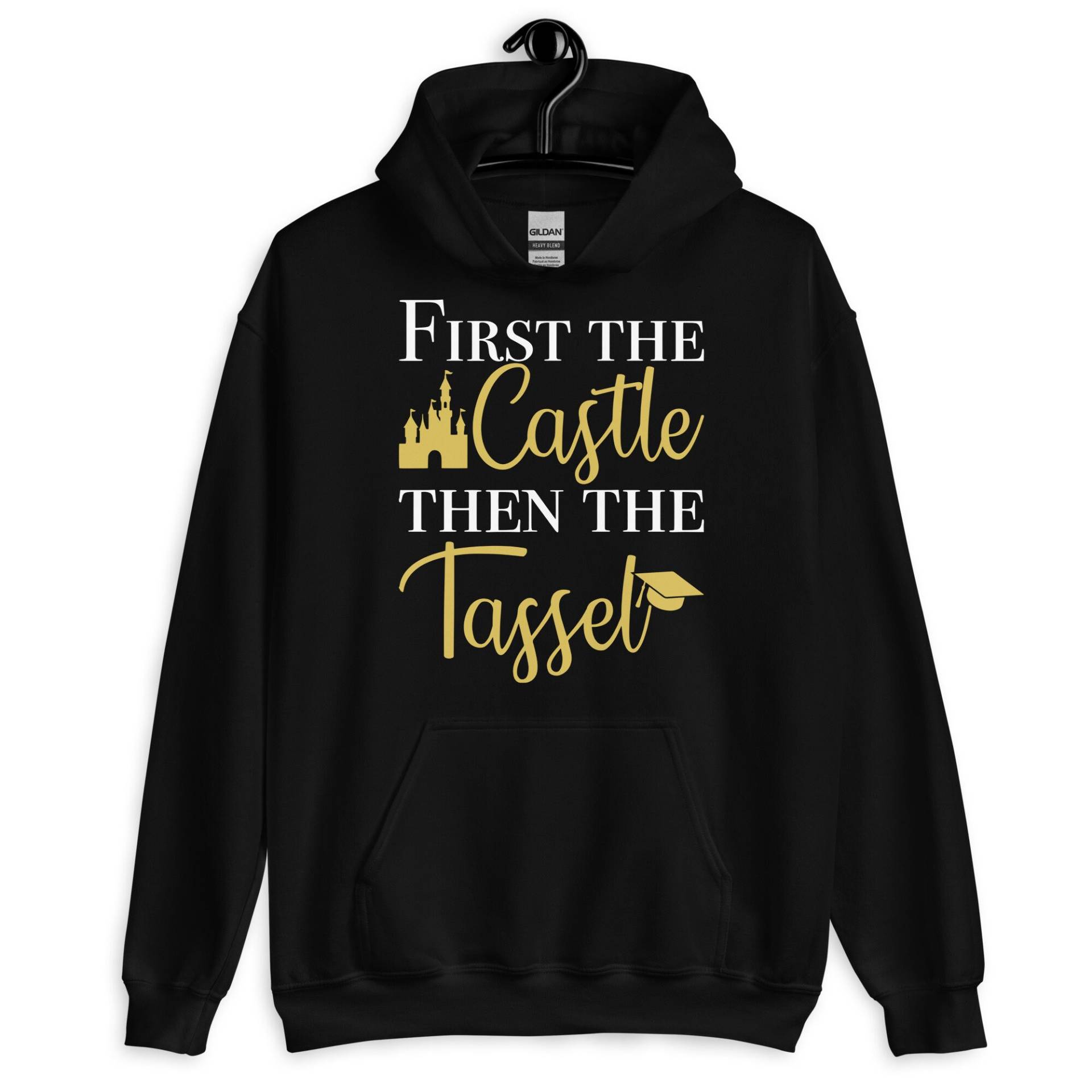 Erst Die Quaste, Dann Der Schloßhoodie | Graduierung Unisex Hoodie Grad Klasse Von 2022 Erst Die Quaste, Dann Der Schloßhoodie | Graduierung Unisex Hoodie Grad Klasse Von 2022 von DreamSocieTEE
