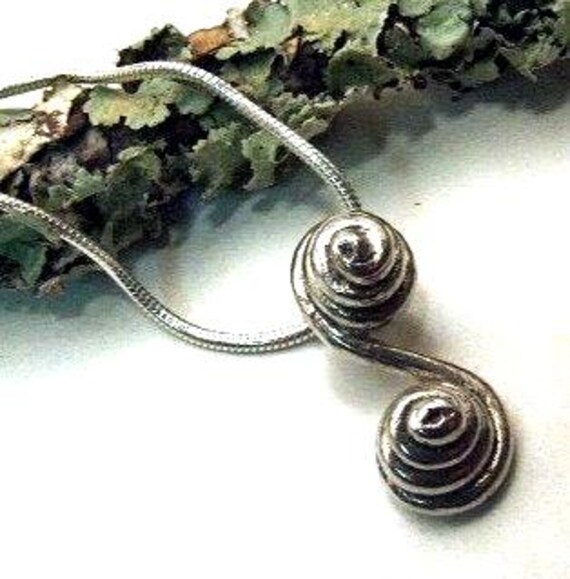 Double Spiral Eternity Halskette Mit Kette - Recyceltes Sterling Silber Gegossen Handgemachter Schmuck in Limitierter Auflage von DreamSpiralArt