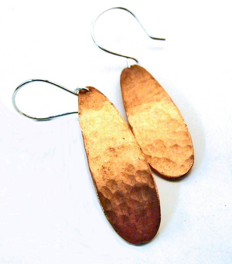 Gehämmerte Lange Kupfertropfen Ohrringe An Sterling Silber Ohrhaken - Handgemachter Schmuck von DreamSpiralArt