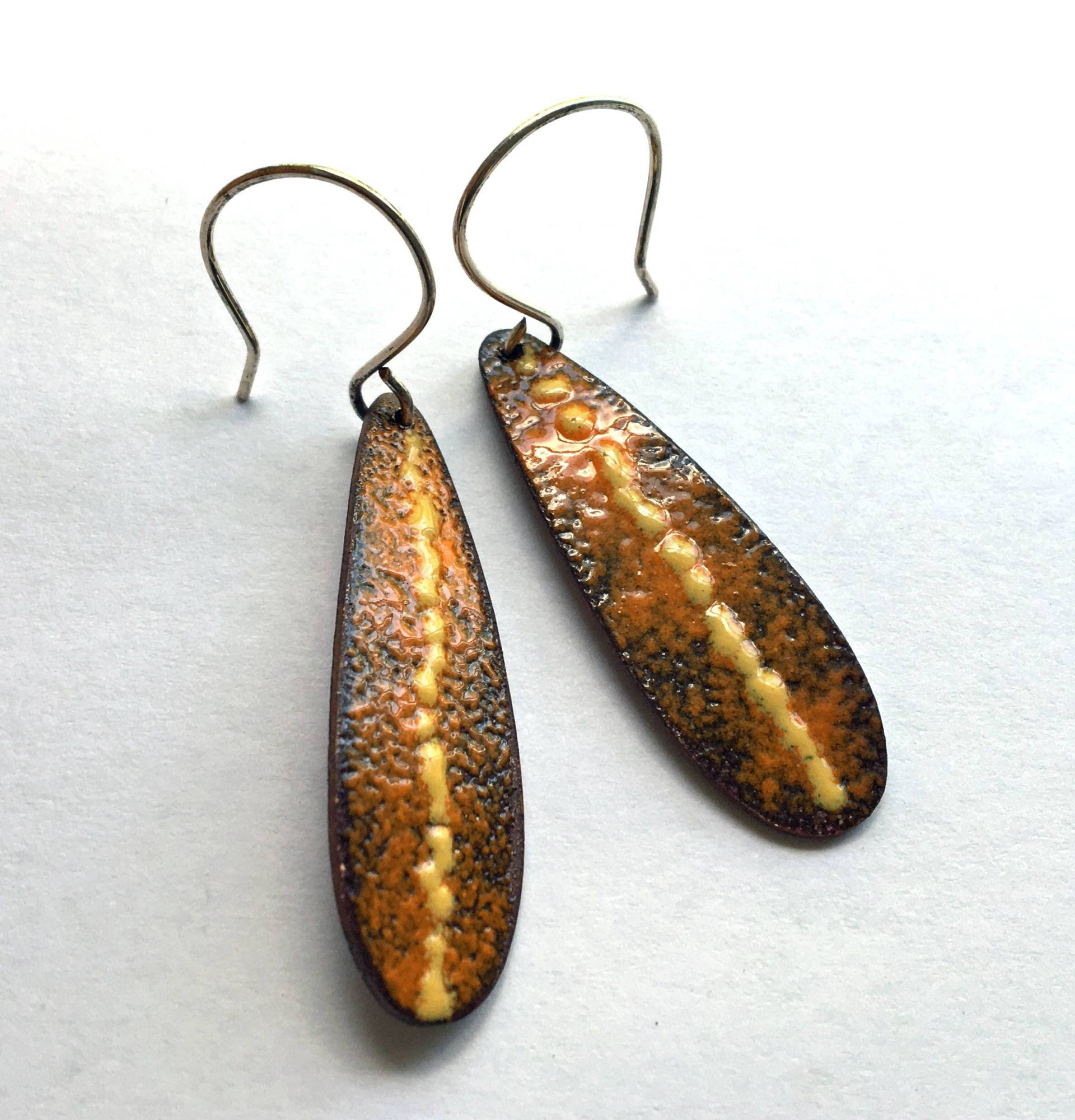 Herbst Teardrop Orange Und Gelb Emaille Ohrringe - Rustikale Kupfer Metall Handwerker Schmuck Auf Handgemachte Sterling Ohrwirte von DreamSpiralArt