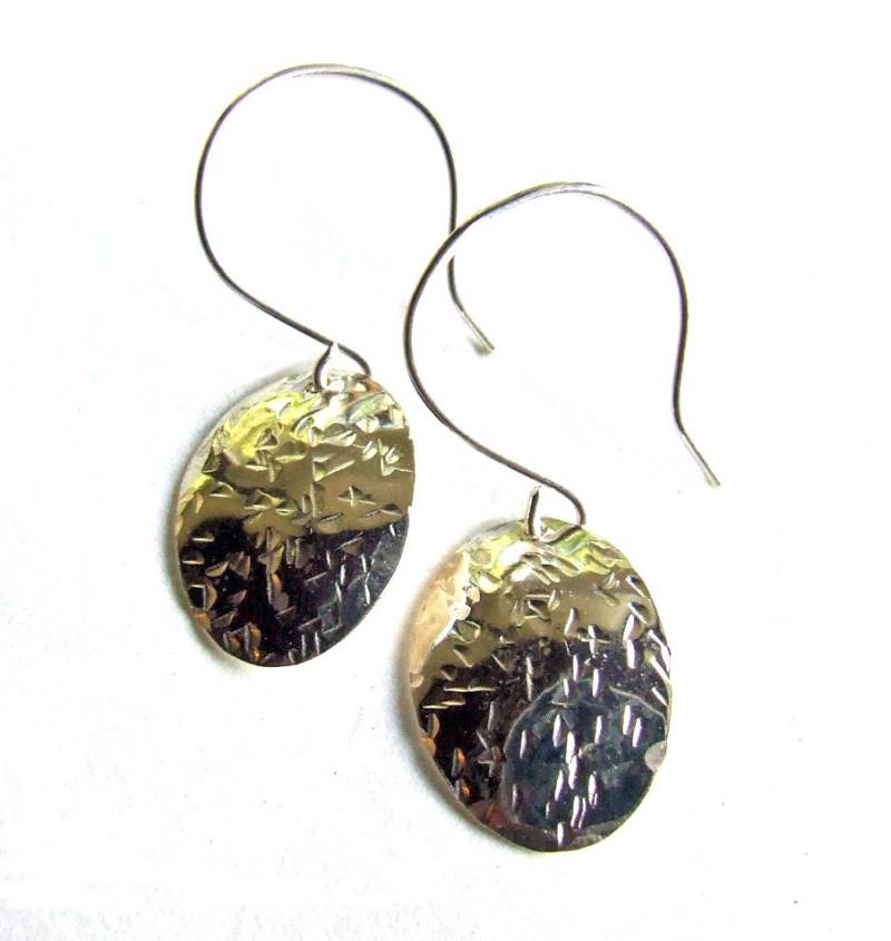 Sale - Sterling Silber Ohrringe Aus Gehämmertem Metall, Ovale Baumelnde Scheiben An Sterling Silber Ohrhaken Rustikaler Silberschmuck von DreamSpiralArt