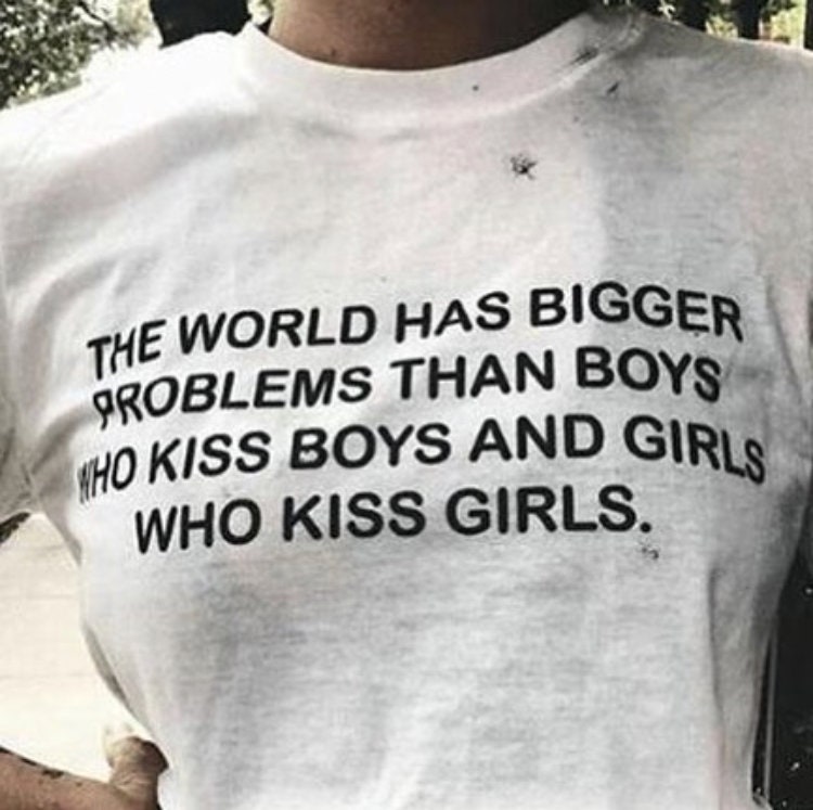 World Has Bigger Problems T-Shirt von DreamerStorenet