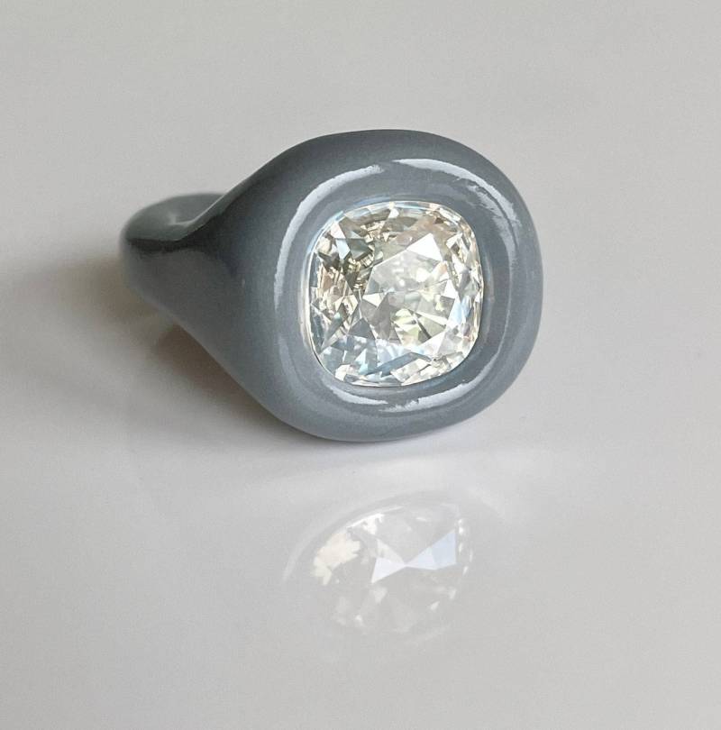 Handgefertigter Polymer-Ring Grauer Beton, Swarovski-Kristall von DreamersJewelryCo