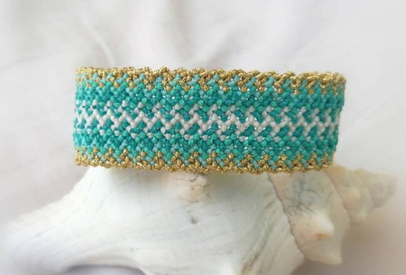 Armband in Türkis Oder Blau, Makramee Armband, Bohostyle, Handgemachter Macrame Schmuck Hypoallergen, Länge Verstellbar von DreamfulKnots