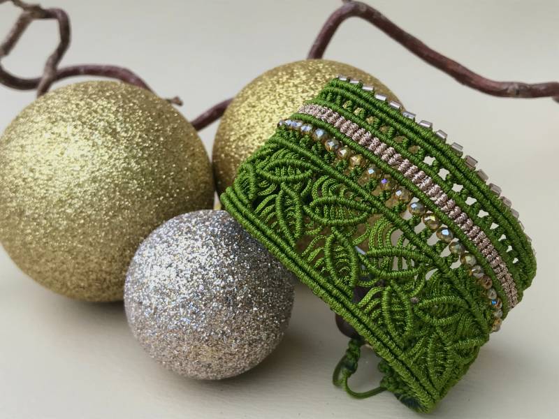 Breites Makramee Armband, Manschettenarmband Bohostyle Bohochic, Armband Blätter, Handgemachter Macrame Schmuck, Länge Verstellbar von DreamfulKnots