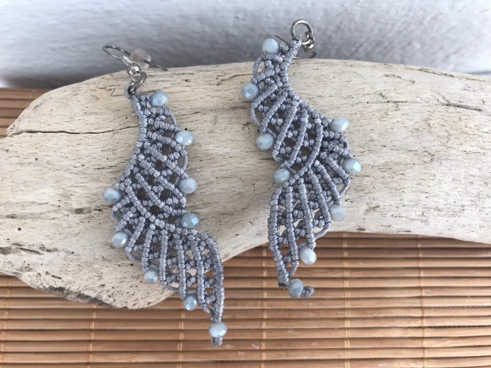 Ohrringe Engelsflügel, Silber 925, Flügel Engel, Makramee Ohrringe, Handgemachter Macrame Schmuck, Lange Micromacrame von DreamfulKnots
