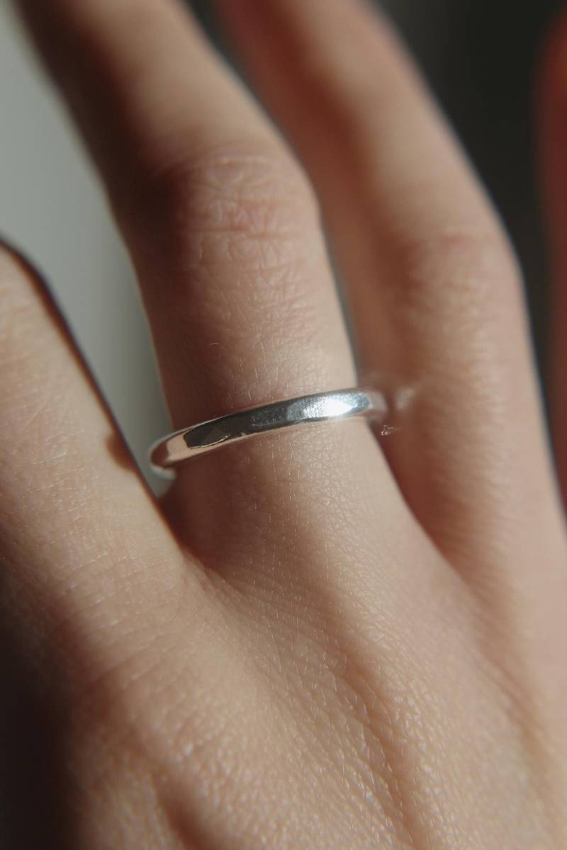 Gehämmerter Eco-Sterlingsilberring Handgemachter Stapelring von DreamgazerDesigns