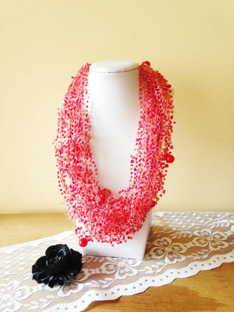 Rote Halskette, Perlen Rot, Luftig Häkelkette, Handgemachte Handgemachten Schmuck von Dreamhandmaker