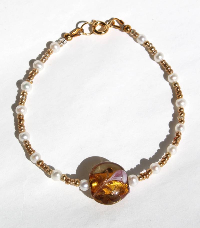 Gold Und Perlen Rose Armband Gold Und Perlen Rose Armband von DreamingMuseDesigns