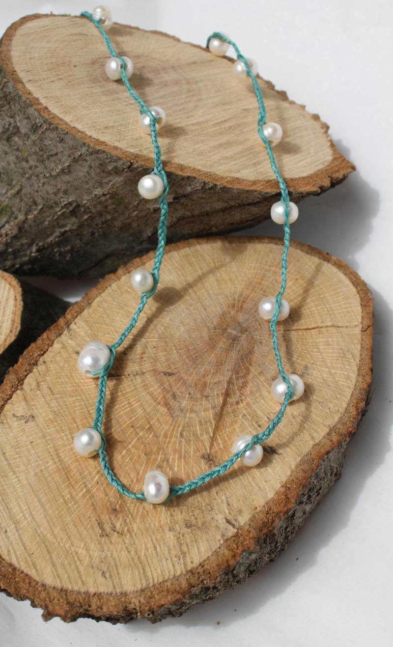 Lange Süßwasser Perle Geflochtenhalskette Halskette Mit Türkis Farbenen Faden Lange Süßwasser Perle Geflochtenhalskette Halskette Mit Türkis Farbenen Faden von DreamingMuseDesigns