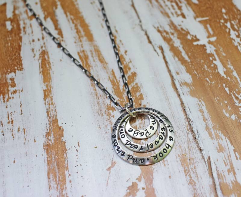 Inspirierende Reise Halskette - Inspirierende Zitat Schmuck Personalisierte Reise-Geschenk von DreamingTreeCreation