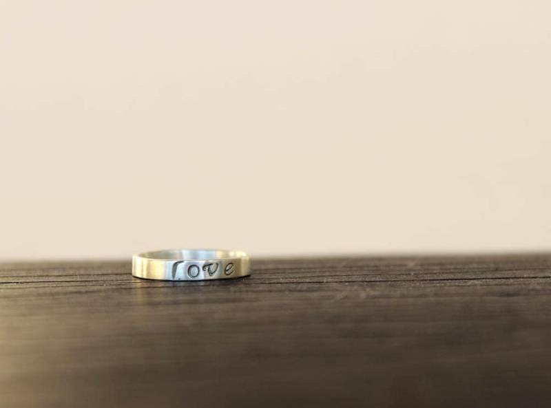 Personalisierte Gestempelt Ring - Liebe Oder Ihre Worte von DreamingTreeCreation
