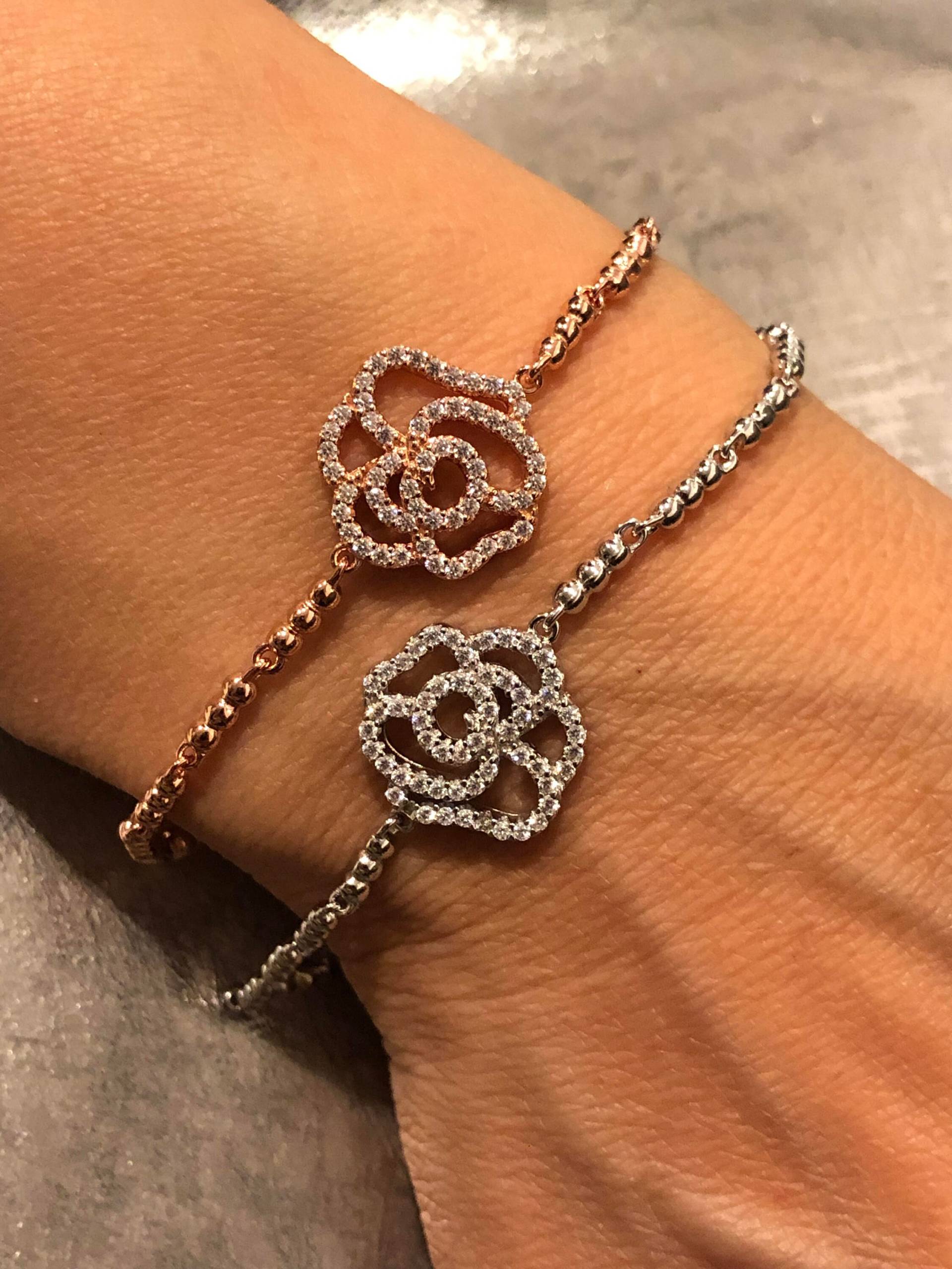 Verstellbare Silber Und Rose Vergoldet Blume Armbänder Verstellbare Silber Und Rose Vergoldet Blume Armbänder von DreamitjewelsDesigns