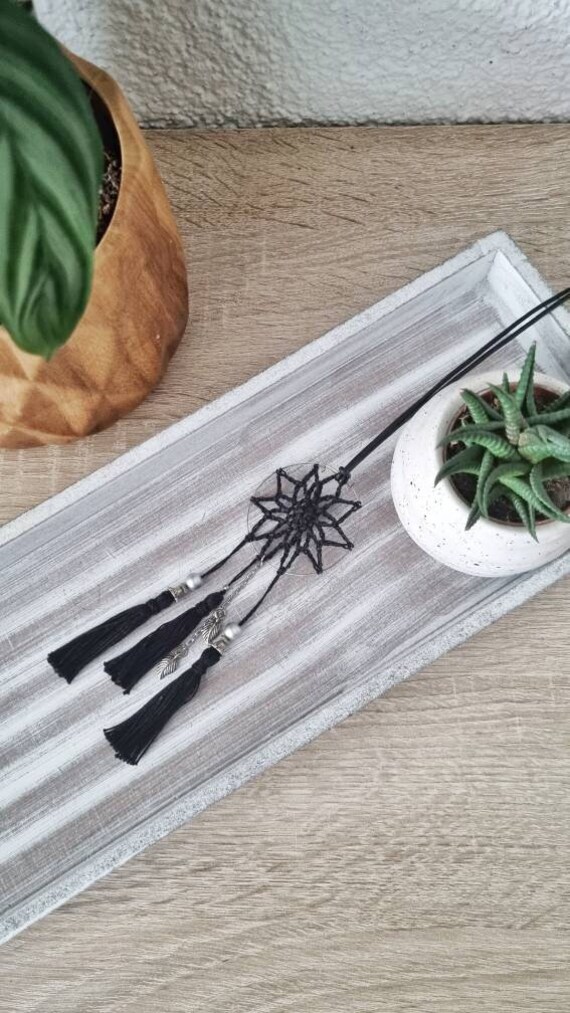 Traumfängerkette Gehäkelt Mit Tassel, Perlen Und Blattanhänger Im Boho Stil von DreamlikeD