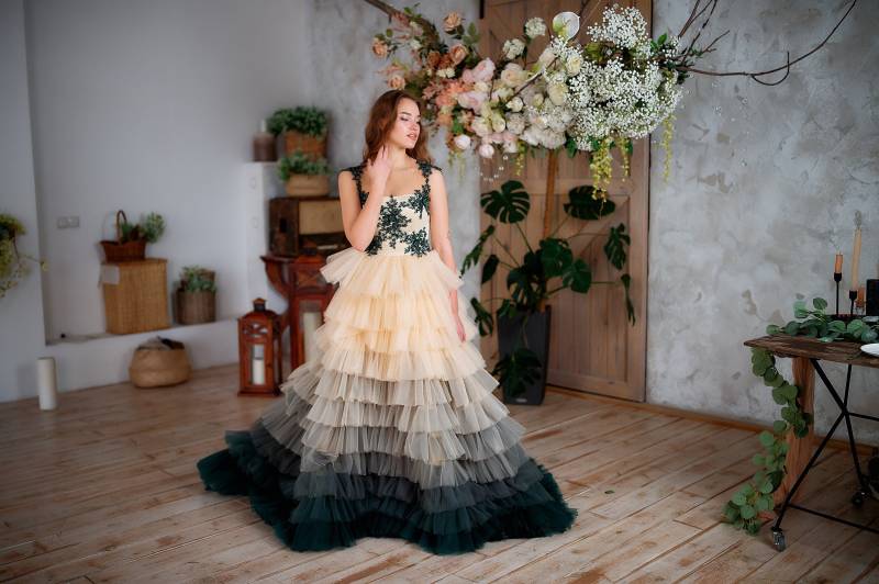 Feenkorsett Ombre Kleid, Abschlussball Abendkleid, Schiere Tüll Und Spitze Gestuftes Kleid von DreamsDresses