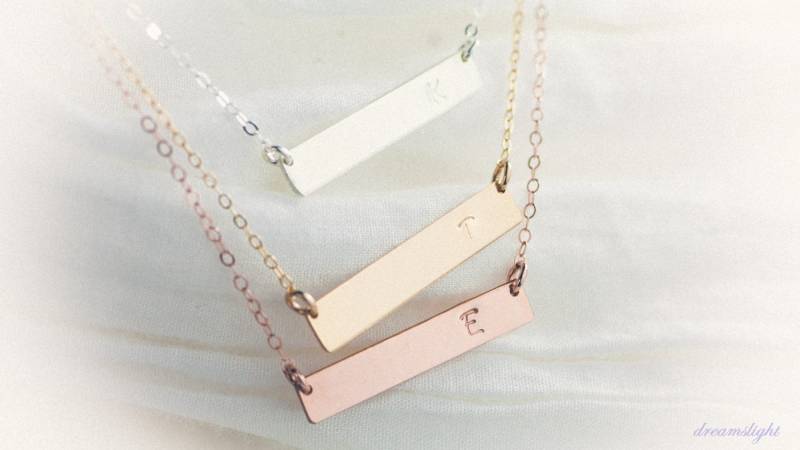 Großer Verkauf Rose Gold Bar Anhänger Halskette, Personalisierte Erste Namensschild von DreamsLight