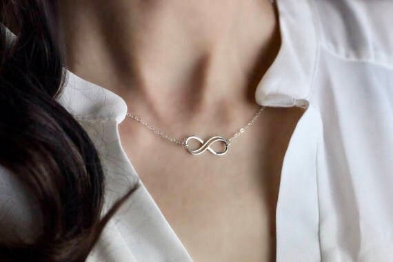 Im Verkauf Doppel Silber Infinity Halskette, Ewigkeit Brautjungfer Geschenk, Beste Freundin, Schwester Id505-92 von DreamsLight