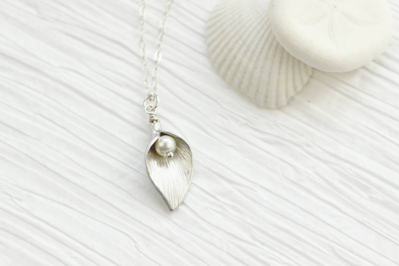 Zum Verkauf Verträumte Calla Lilie Kette 105-83 von DreamsLight