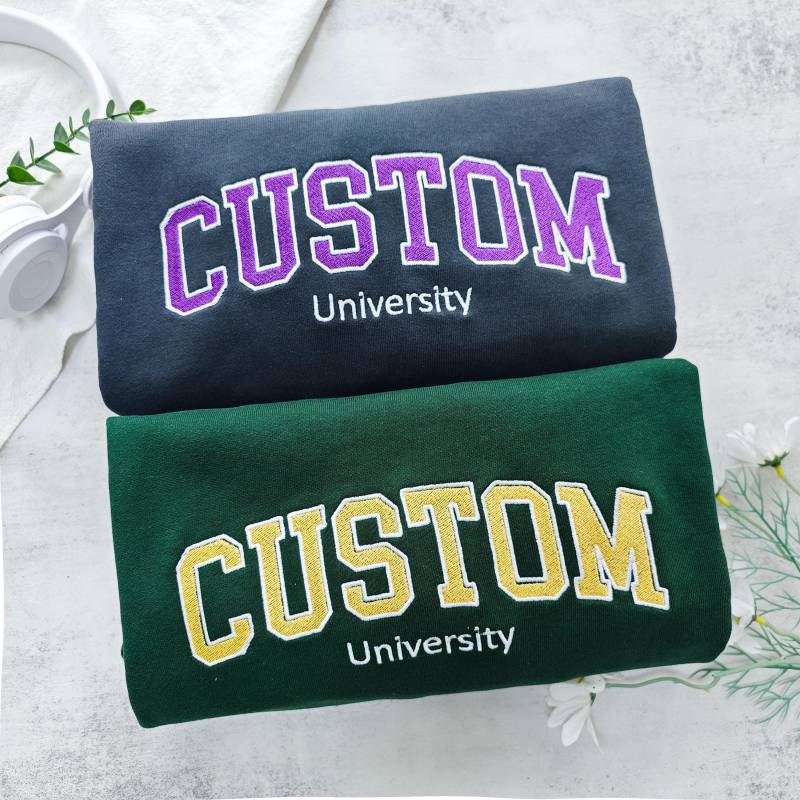 Personalisiertes Sweatshirt, Besticktes Geschenk Personalisiertes Sweatshirt, Besticktes Geschenk von DreamscapeDesigGifts