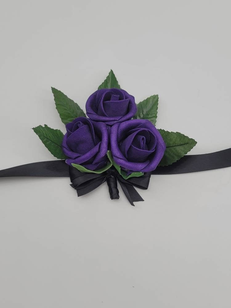 Dunkellila Und Schwarze Boutonnieres Corsages, 27 Farben Verfügbar, Corsages in Anstecknadel Handgelenk, Passende Bouquets Verfügbar von Dreamsicalcreations