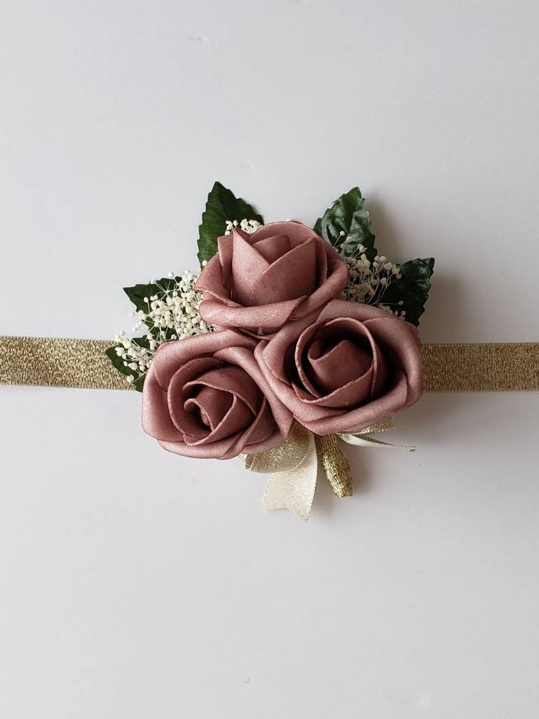 Dusty Rose & Gold Boutonnieres Und Corsages, Erhältlich in 27 Farben, Corsages Anstecknadel Handgelenk, Passende Sträuße Verfügbar von Dreamsicalcreations