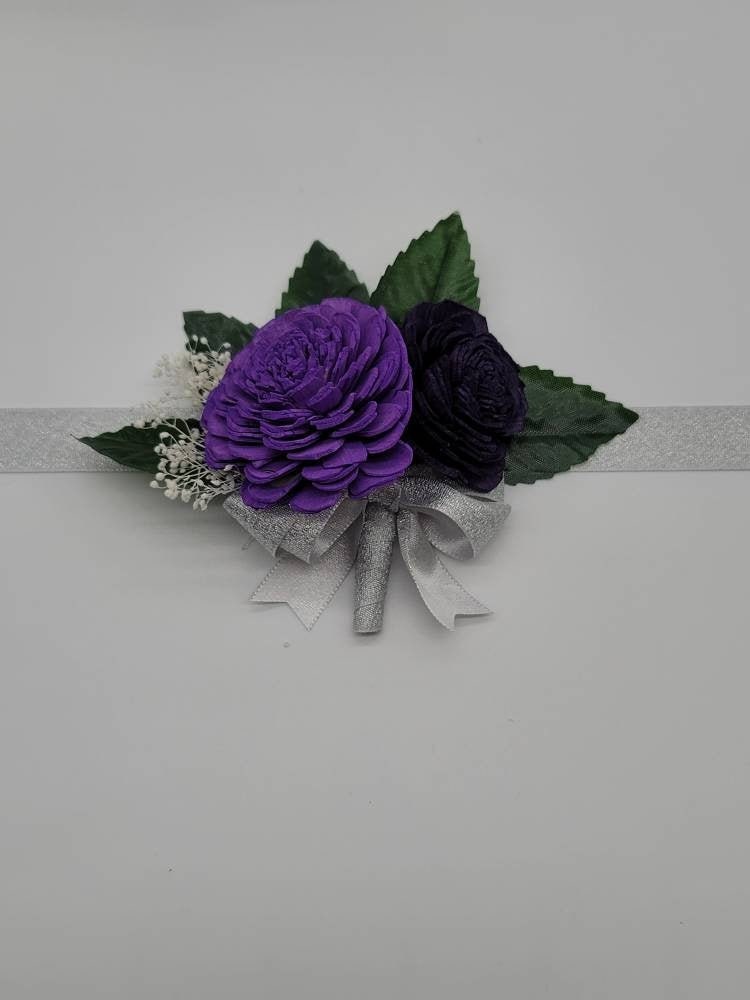 Lavendel Und Dunkellila Sola Holz Boutonnieres Corsagen, 22 Blumenfarben Erhältlich, Passende Sträuße Verfügbar von Dreamsicalcreations