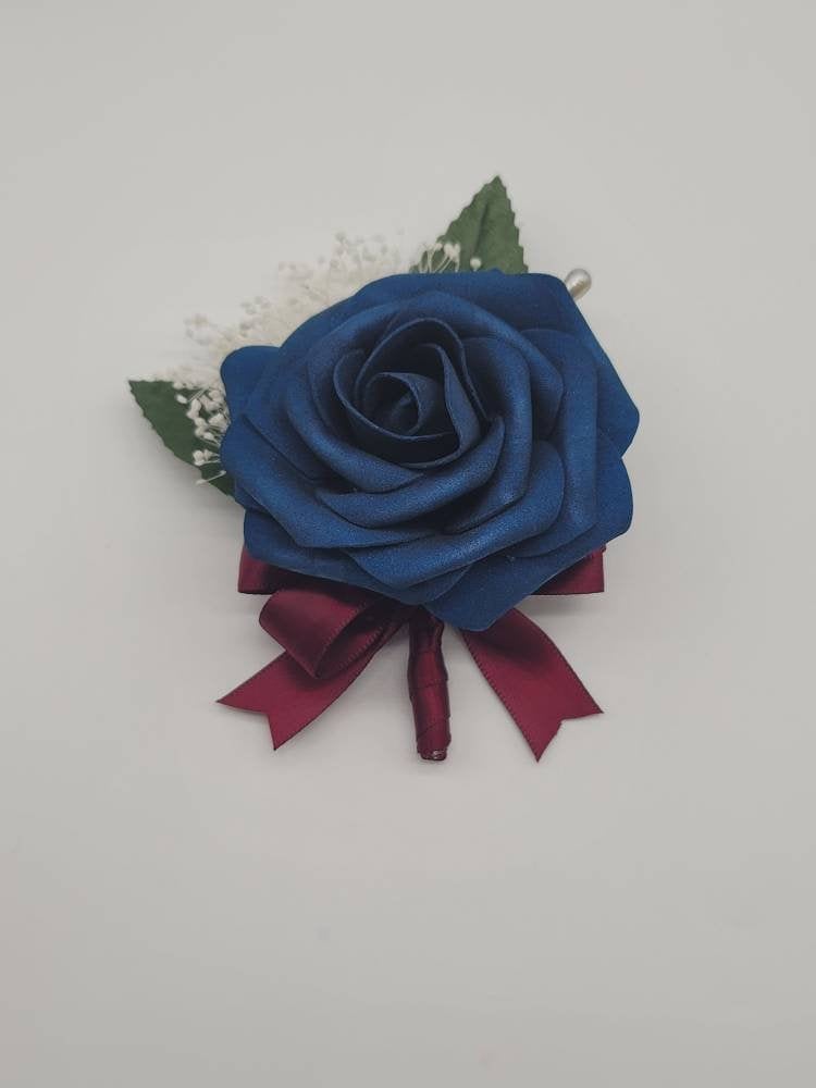 Marine Und Bordeauxfarbene Boutonnieres Corsages, Erhältlich in 27 Farben, Corsages Anstecknadel Handgelenk, Passende Bouquets Verfügbar von Dreamsicalcreations