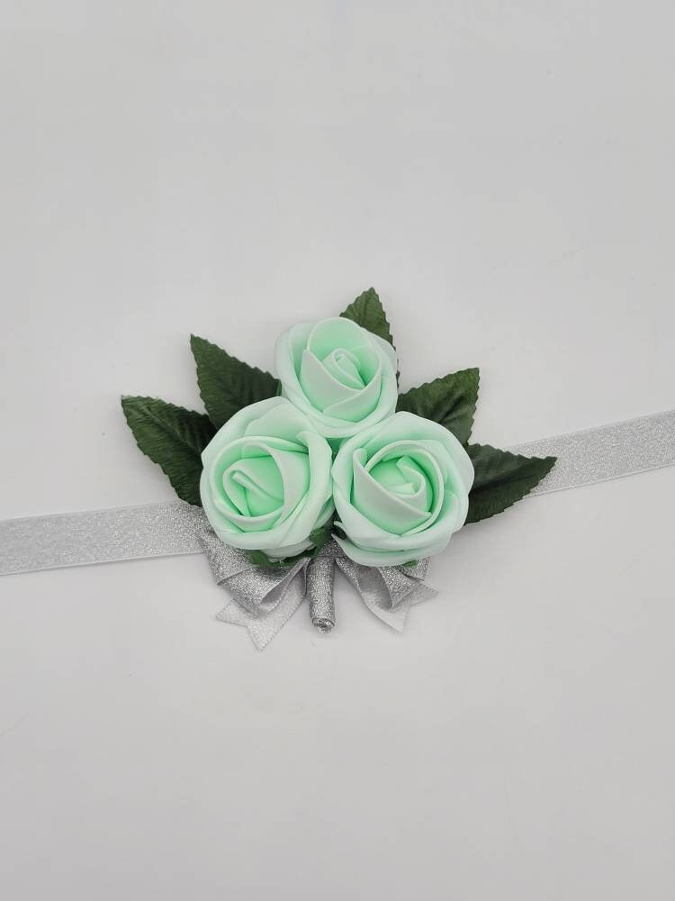 Mint Und Silber Boutonnieres Corsages, Erhältlich in 27 Farben, Corsages Sind Anstecknadel Handgelenk Erhältlich, Passende Bouquets Verfügbar von Dreamsicalcreations