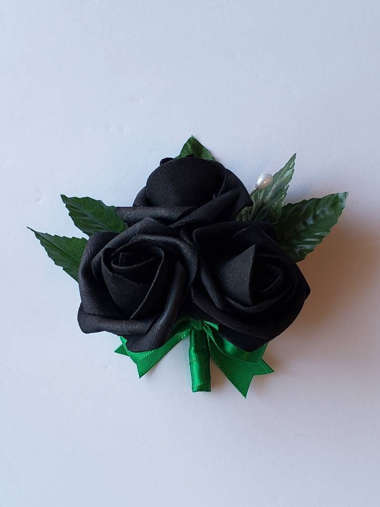 Schwarze Corsagen Und Boutonnieres, Erhältlich in 27 Farben, Anstecknadel Handgelenk, Passende Sträuße Verfügbar von Dreamsicalcreations