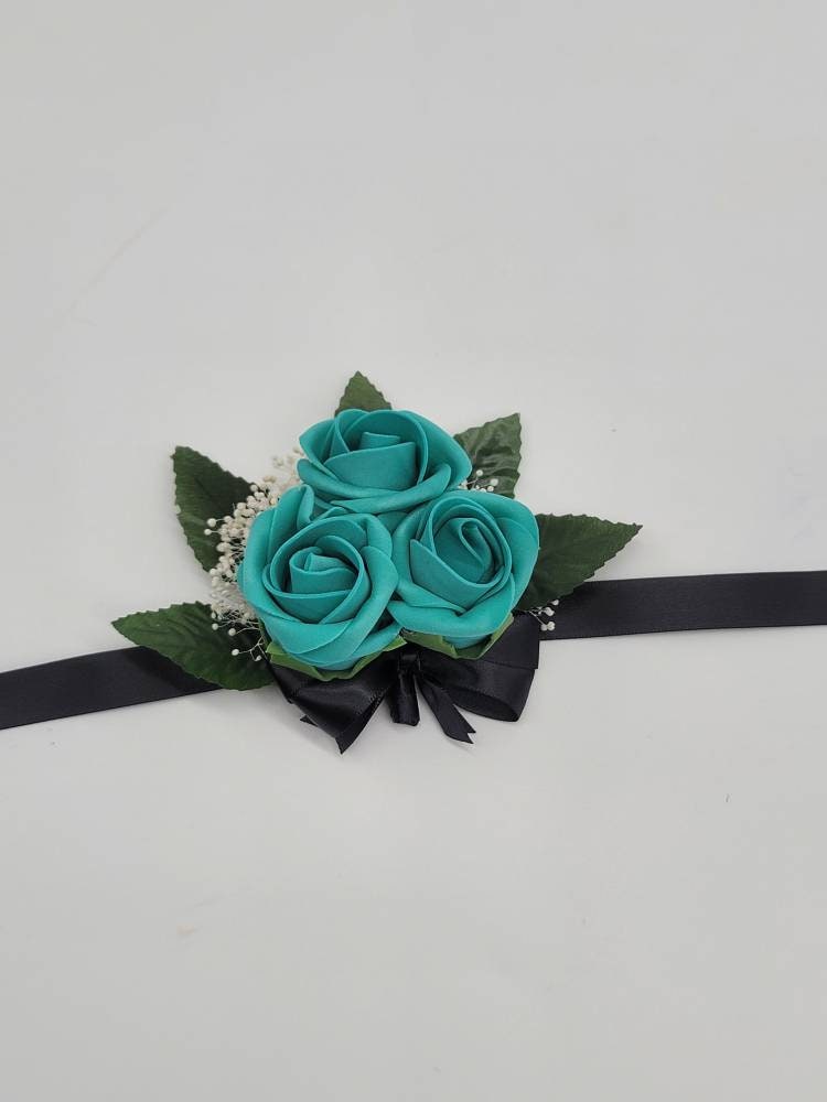 Zierliche Und Schwarze Boutonnieres Corsages, Erhältlich in 27 Farben, Corsages Anstecknadel Handgelenk, Passende Bouquets Verfügbar von Dreamsicalcreations