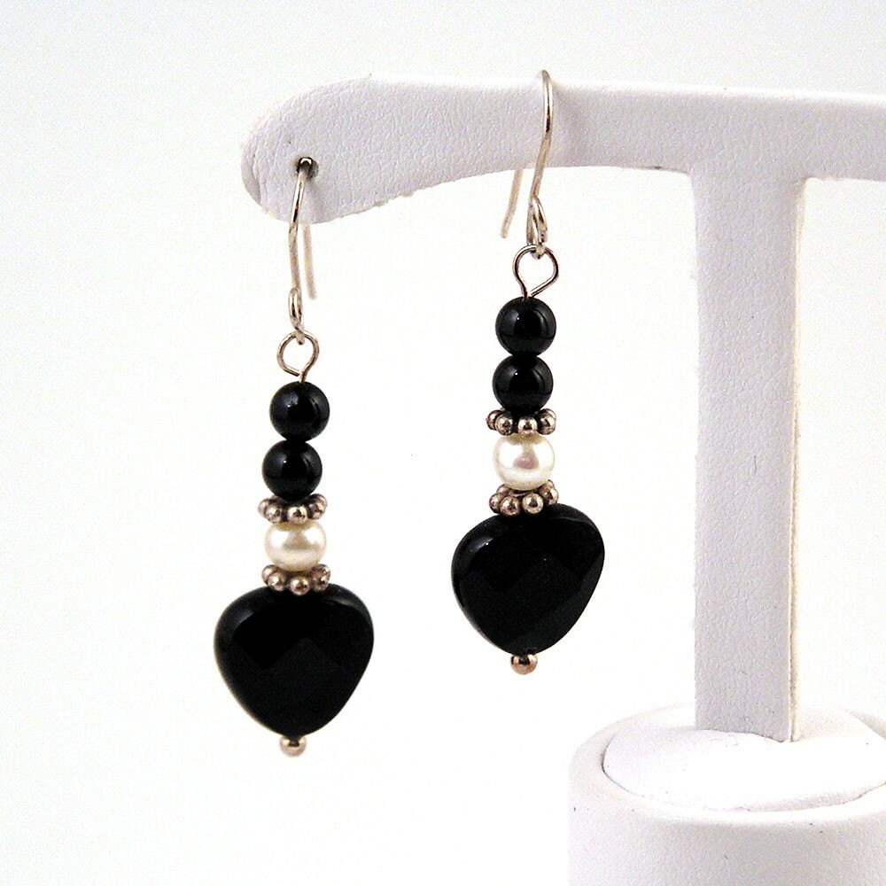 Onyx, Perle, Silber Herz Schwarz Weiß Ohrringe Onyx, Perle, Silber Herz Schwarz Weiß Ohrringe von DreamstarJewery