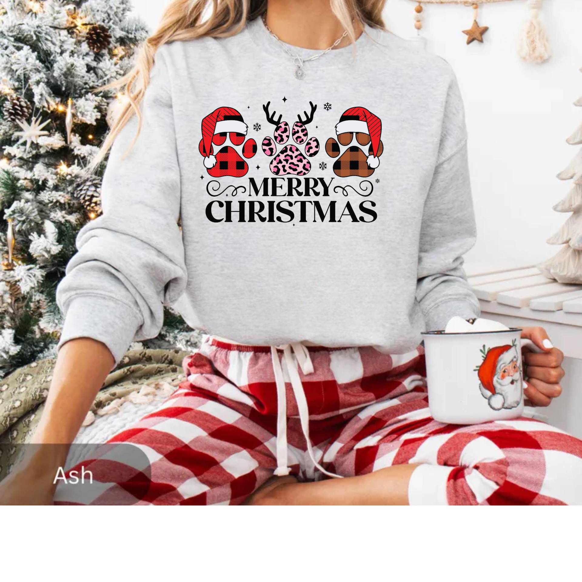 Christmas Coffee Sweatshirt - Santa Cup Sweater Merry Xmas Pullover Damen Cozy Holiday Outfit Funny Leopard Shirt von DreamyDesignPrint