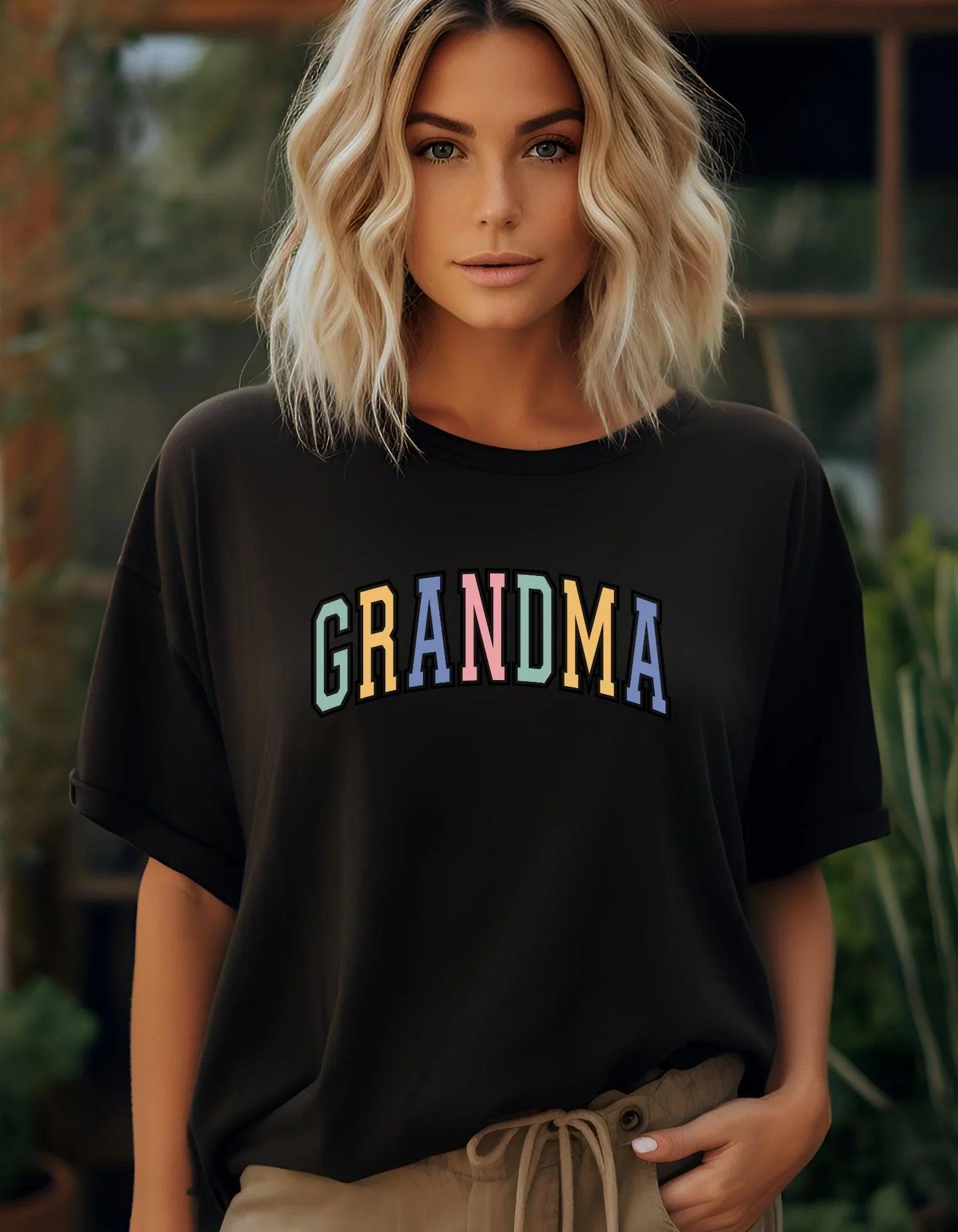 Vintage "Grandma" T-Shirt, Geschenk Für Großmütter, Buntes Oma-Shirt, Frauen Bequemes Unisex-Shirt, Großmutter Geschenkidee von DreamyDesignPrint