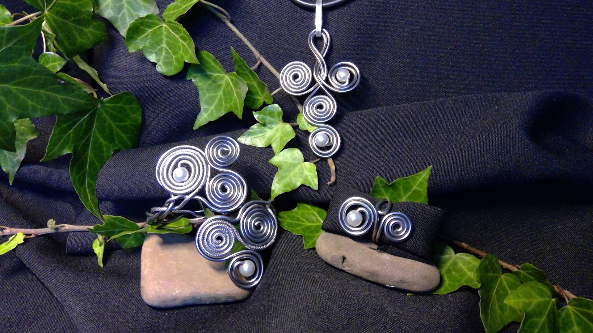 Aluminium Schmuckset Titan, Armreif, Anhänger, Ring Aluminium Schmuckset Titan, Armreif, Anhänger, Ring von DreamyPearl