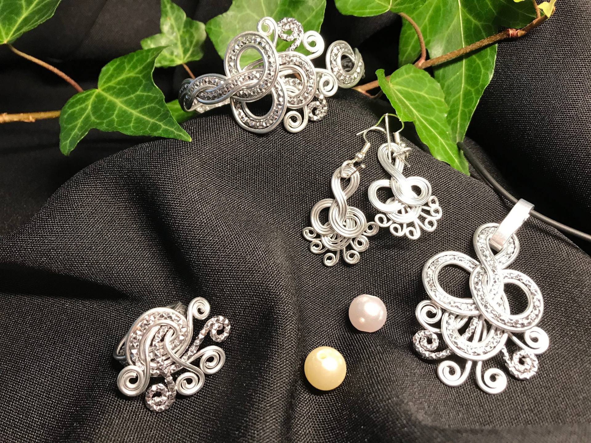 Schmuck - Set, Aluminiumdrahtschmuck, Schmuck, Ring, Kette, Armband, Ohrringe Schmuck - Set, Aluminiumdrahtschmuck, Schmuck, Ring, Kette, Armband, Ohrringe von DreamyPearl