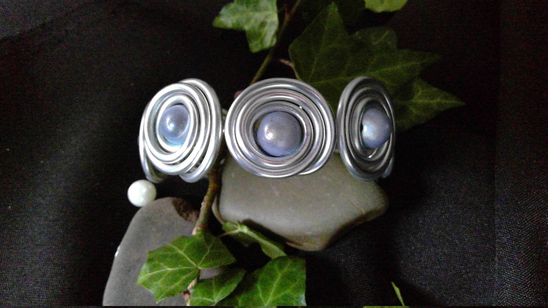 Schneckenarmreif Mit Mondscheinperlen Schneckenarmreif Mit Mondscheinperlen von DreamyPearl