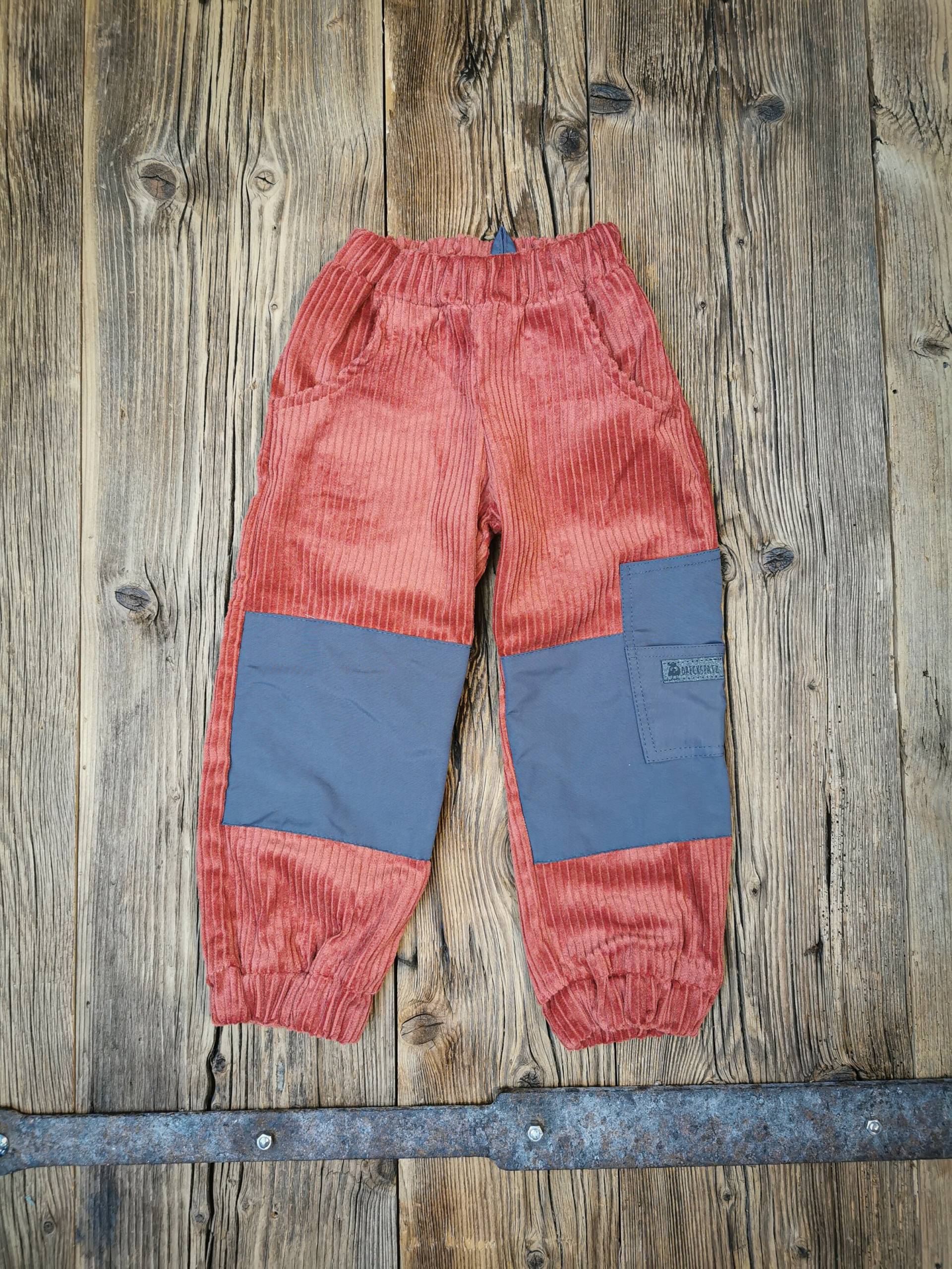 Cordhose "Pumuckel" Rostrot Orange Hose Mit Robustbesätze Für Jungs Und Mädchen Outdoorhose Trekkinghose Cordhose "Pumuckel" Rostrot Orange Hose Mit Robustbesätze Für Jungs Und Mädchen Outdoorhose Trekkinghose von DreckspatzShop