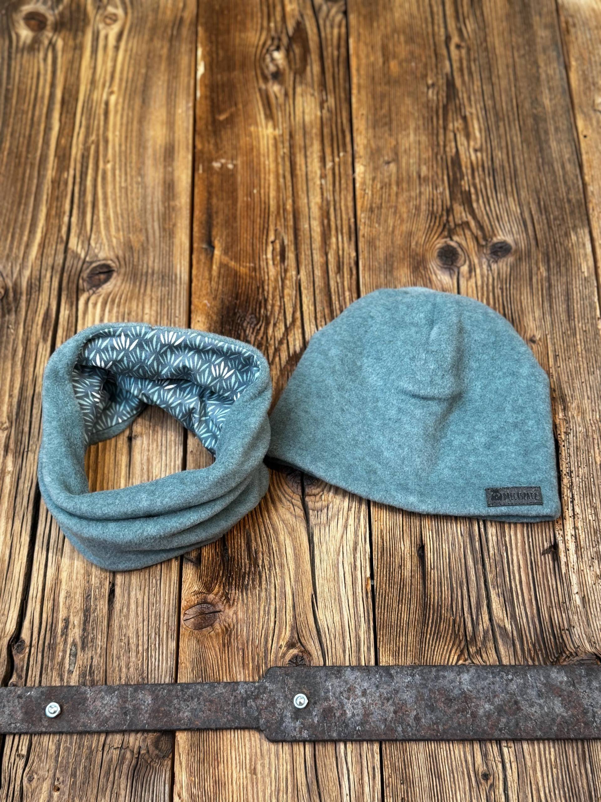 Set Aus Fleecemütze Und -Loop Mint Mit Kleinen Blättern Jungen Mädchen Wintermütze Wendebeanie Fleeceloop von DreckspatzShop