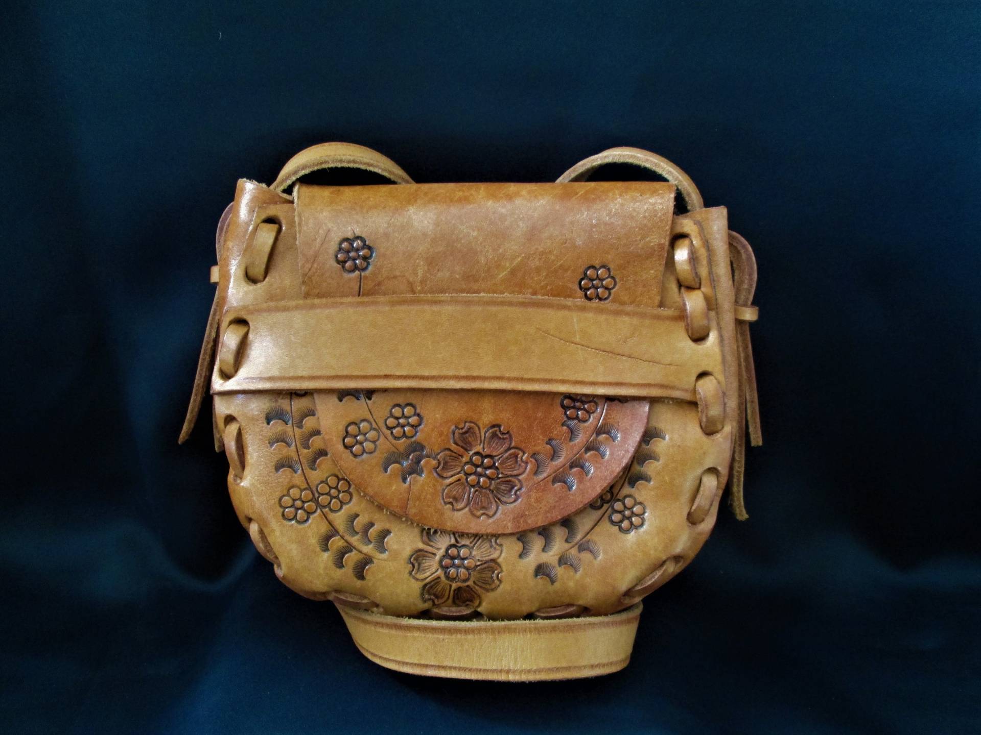 Vintage Handtasche Ledertasche Aus Marokko Leder Punziert Umhängetasche Boho von DreiRabenCouture