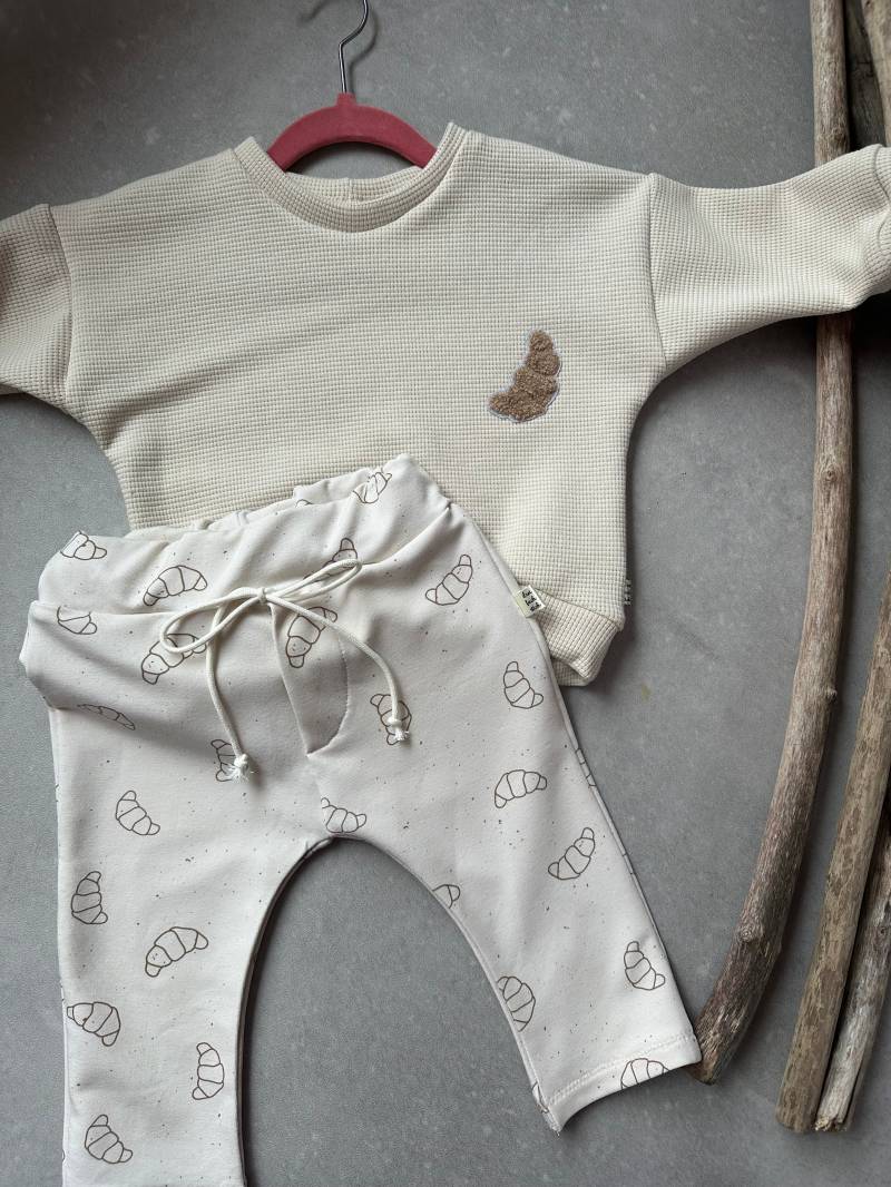 Oversize Sweater Und Baggyhose Croissant | Set Zweiteilig von Dreifachstich
