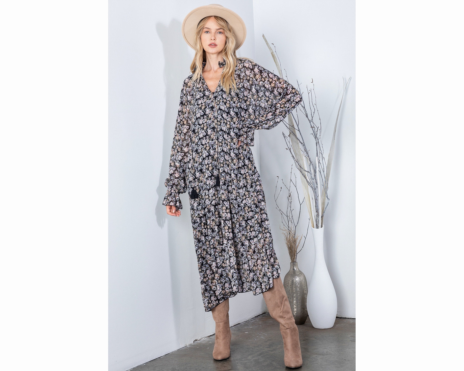 Boho Maxi Blumenkleid Mit Quaste von Dressrae