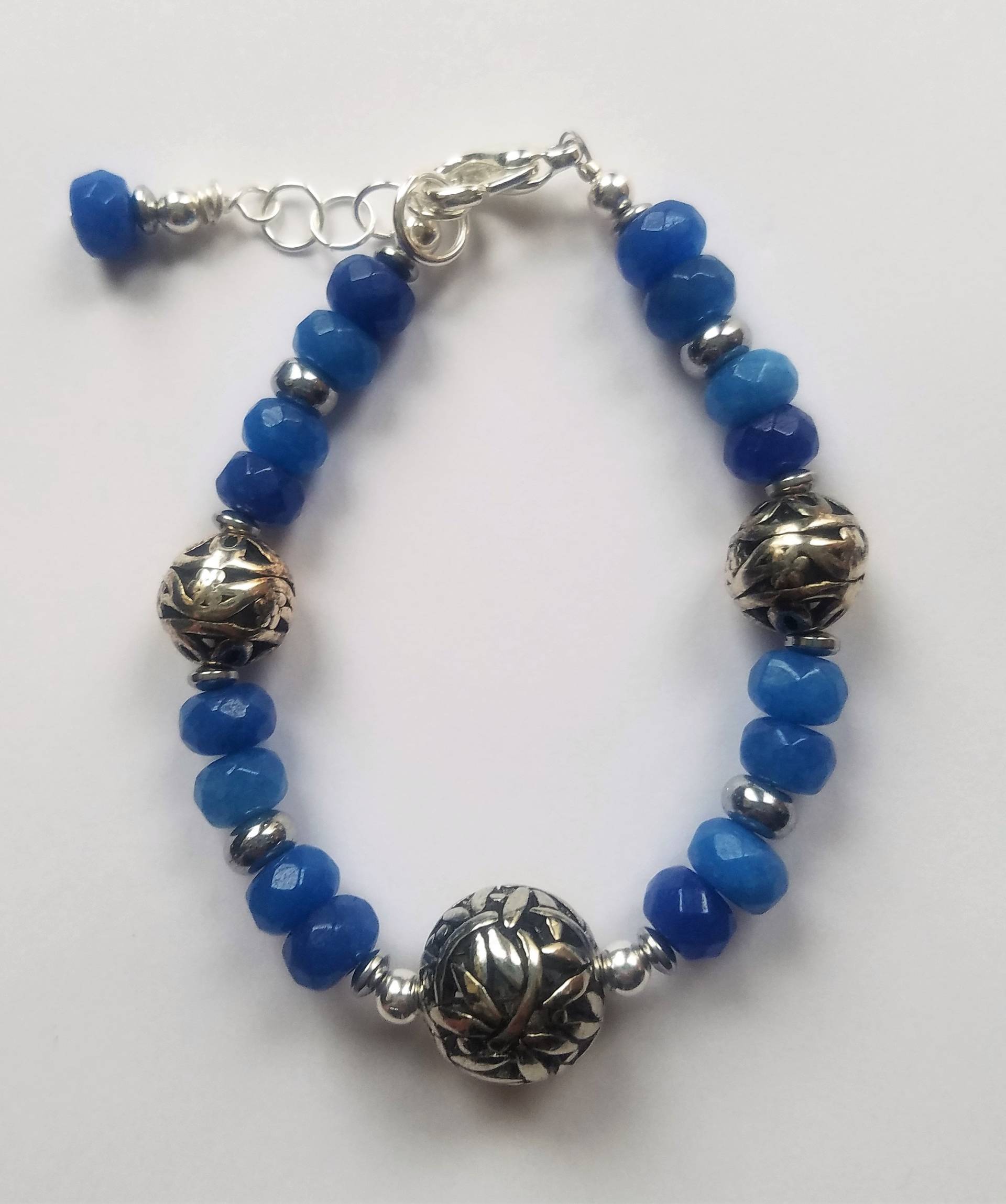 7, 5 Zoll Blau Und Silberarmband 7, 5 Zoll Blau Und Silberarmband von DressyMessyBeads