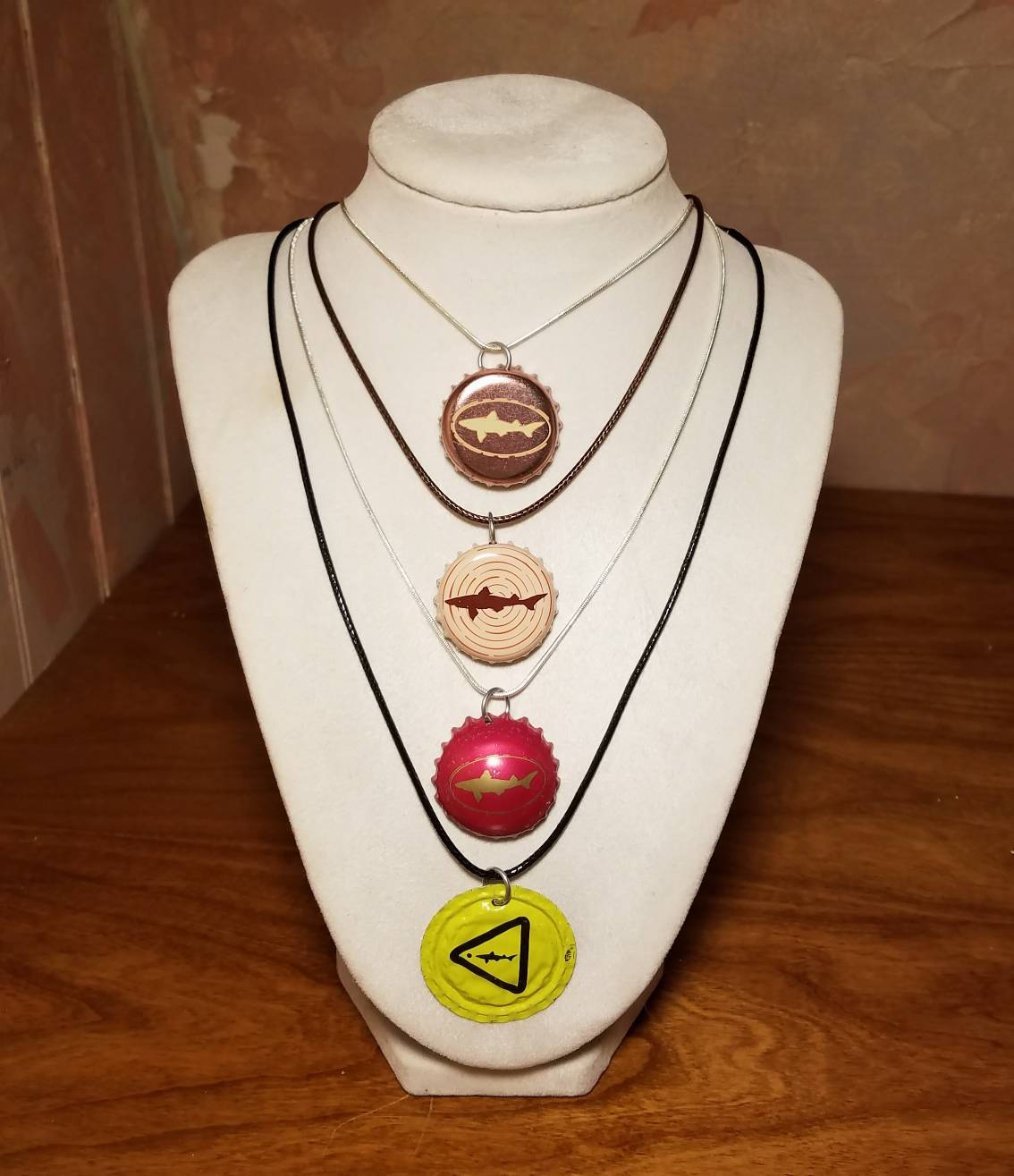 Katzenhai Kopf - Delaware-Craft Bier-Bier Flaschenverschluss Halskette von Drink2Fashion