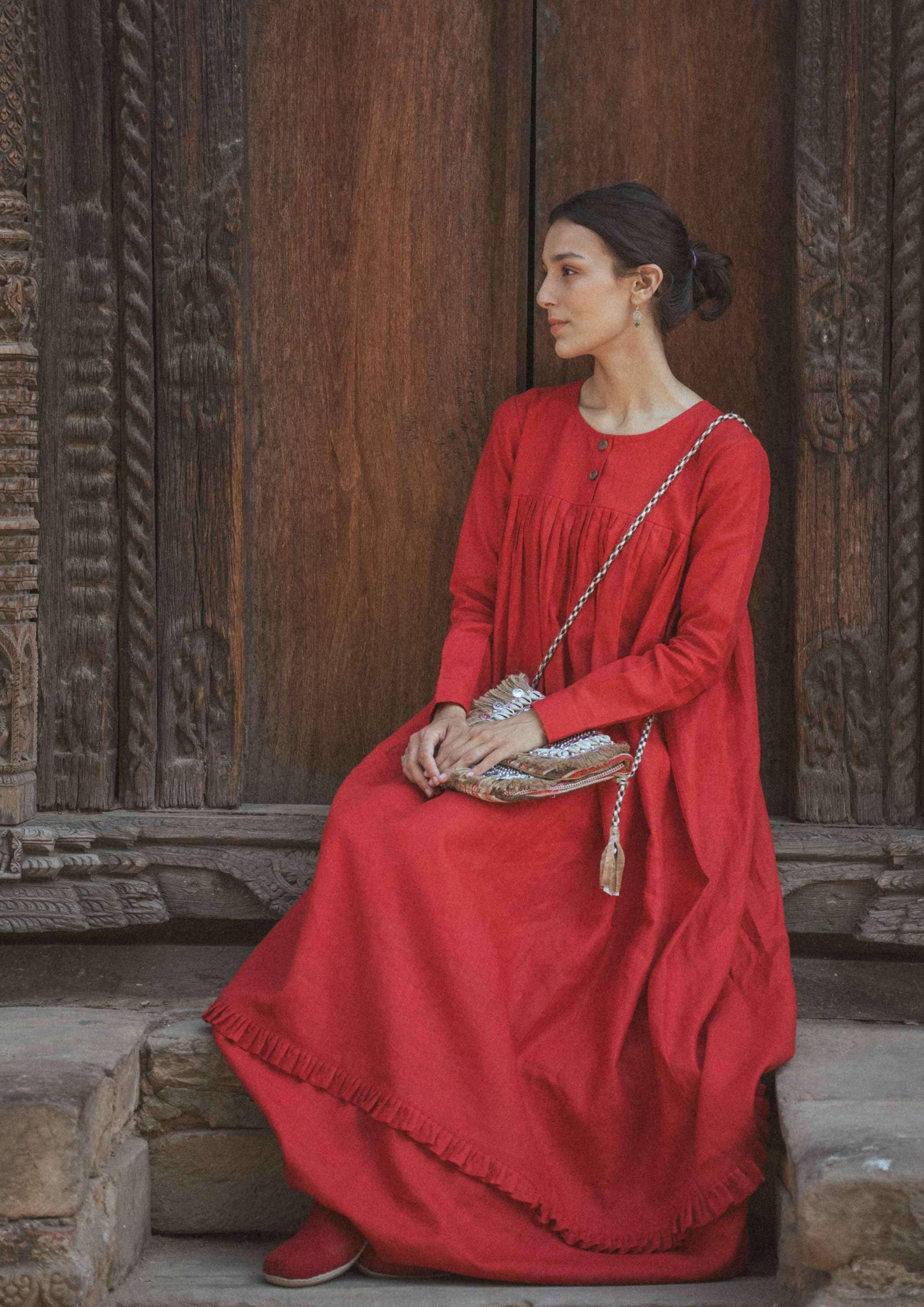 Rotes Leinen Maxi Kleid Langarm Loose Fit Sommerkleid Rotes Leinen Maxi Kleid Langarm Loose Fit Sommerkleid von DrishyaLinenNP