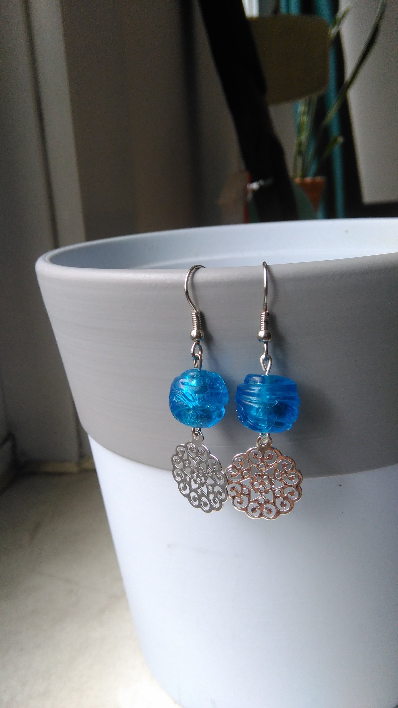 Filigrane Ohrringe Und Aus Muranoglas Filigrane Ohrringe Und Aus Muranoglas von DropletsTrinkets