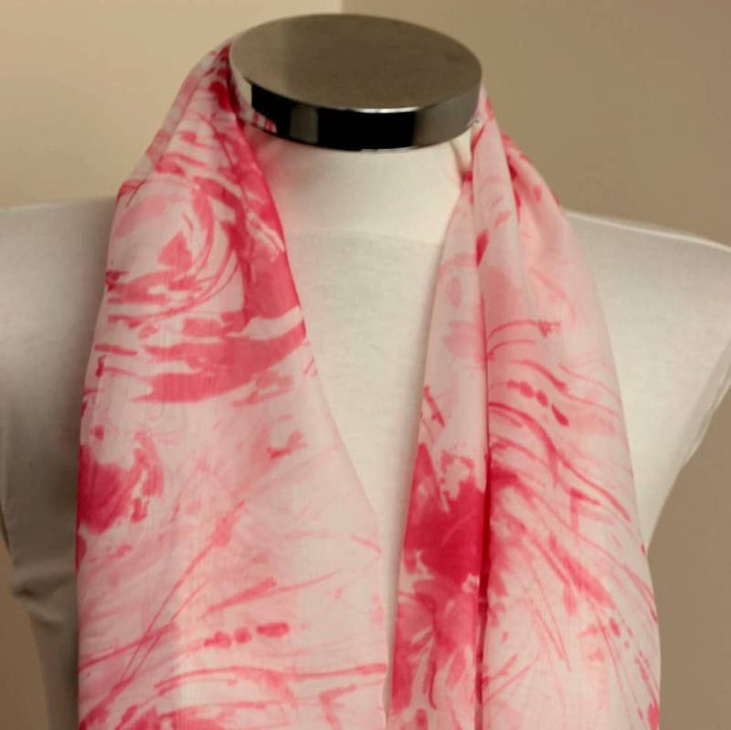 Batik Style Infinity Schal, Aquarell Tuch Rosa Weiß Wrap, Weihnachtsgeschenk Für Sie, Kreis Chiffon Stoff, Schlauchschal von DroppBy