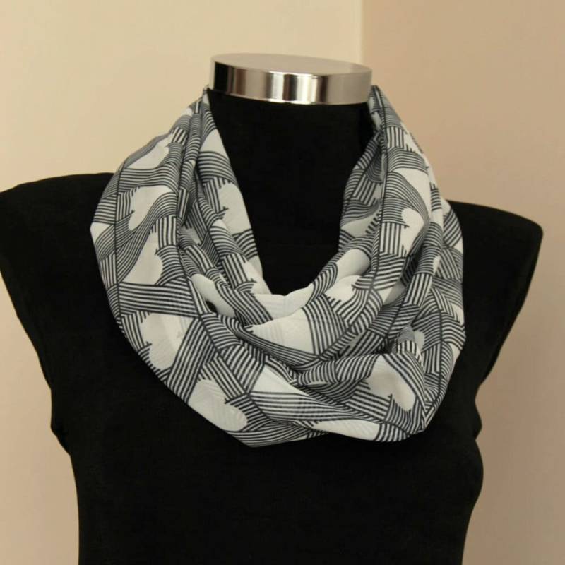 Infinity Schal, Herz Liebe Design, Design Chiffon Sommer Fashion Style, Frauen Halswärmer, Trend Accessoires, Geschenk Für Sie von DroppBy