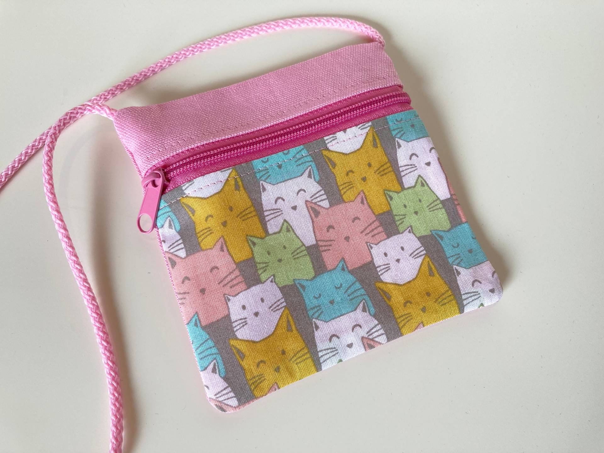 Brustbeutel "Katzen" Rosa von DropsPumpkin